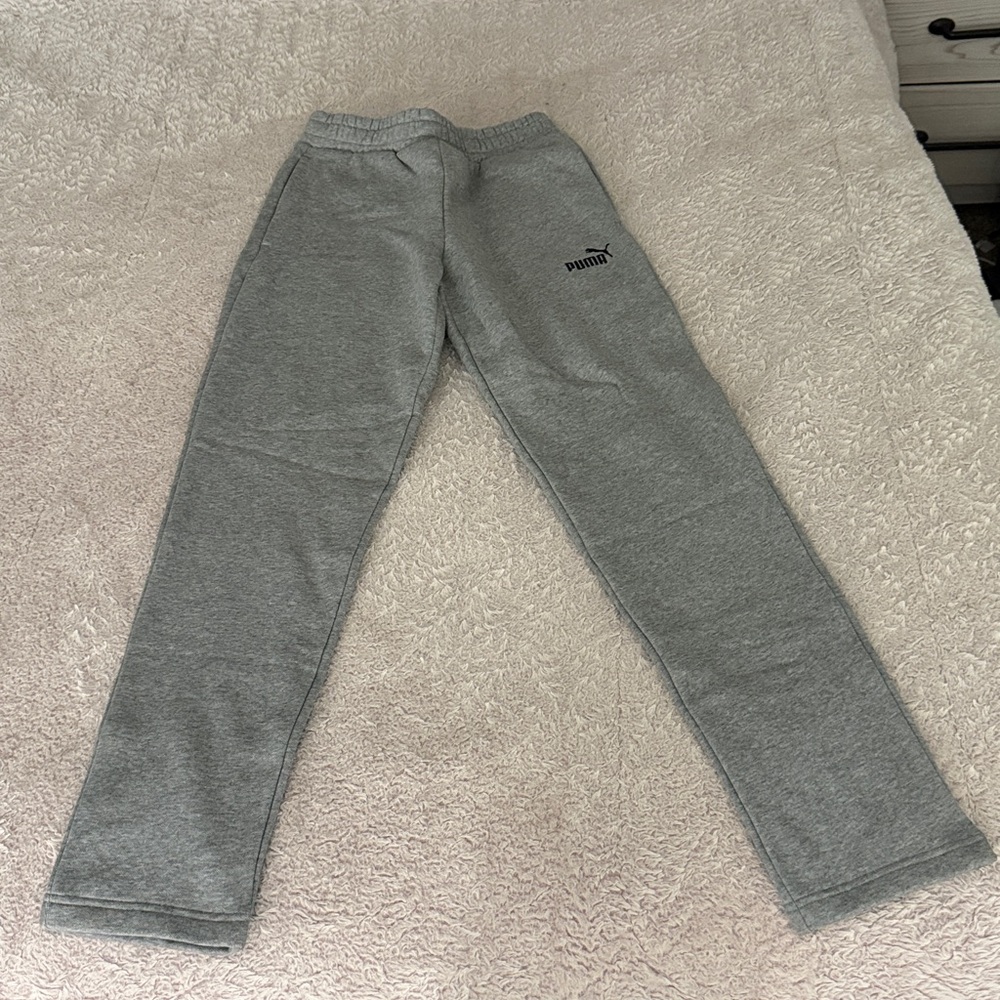 Men’s NWT Puma size small straight leg joggers